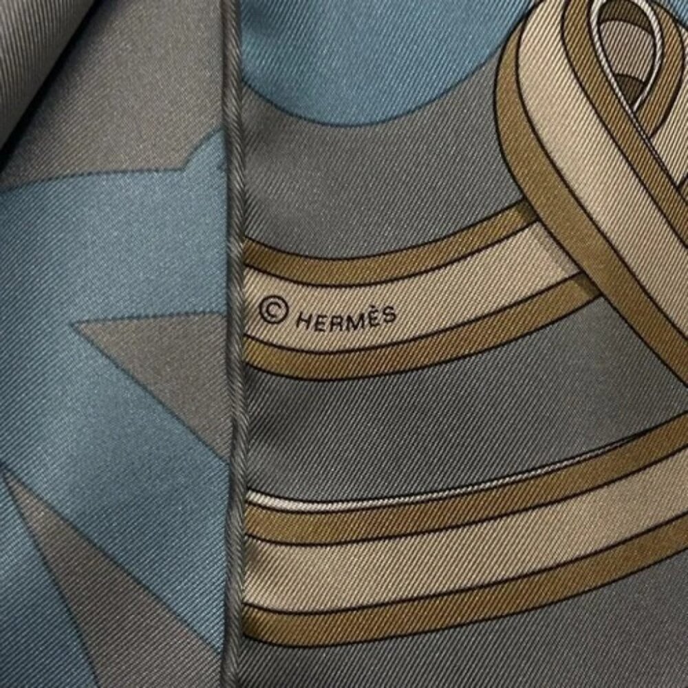 HERMES - Gray Navy Multi Scarf - Picture 3 of 5